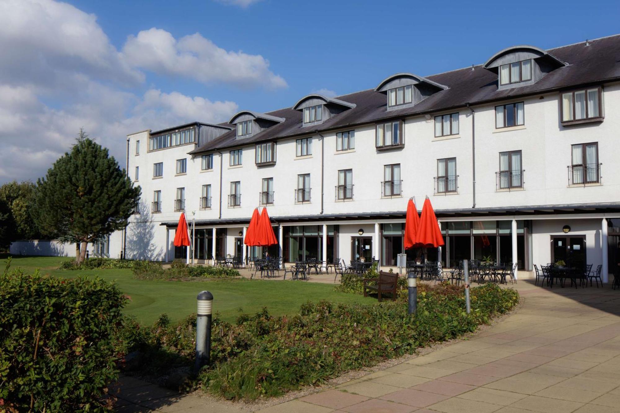 Hotel Doubletree By Hilton Belfast Templepatrick Exterior foto